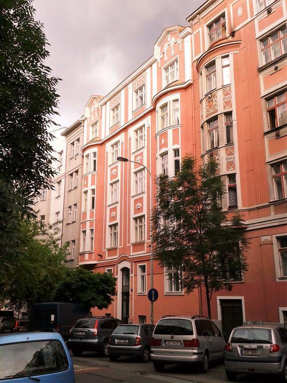 Apartment Sense Of Zizkov Prag Exterior foto